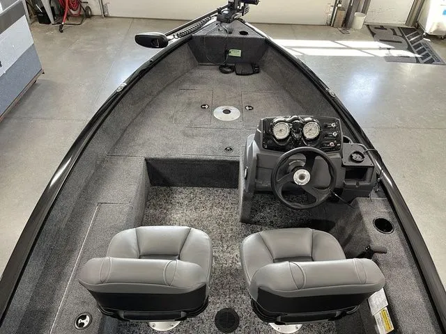 Slide: The Image of Tracker Super Guide V-16 SC 2026 - 12