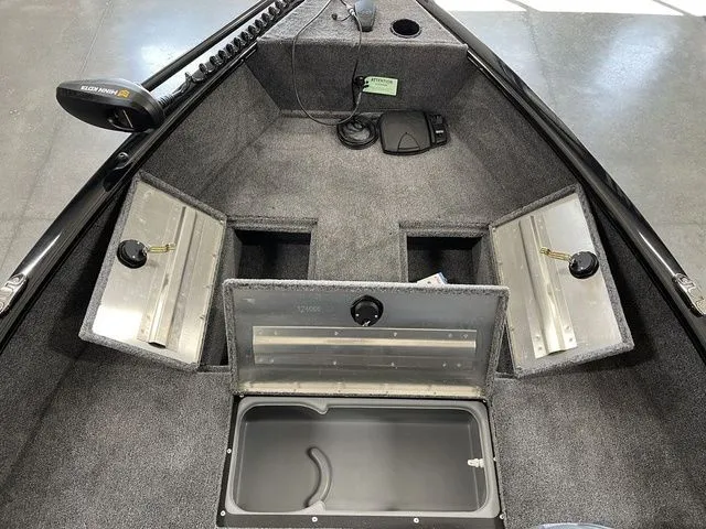 Slide: The Image of Tracker Super Guide V-16 SC 2026 - 13