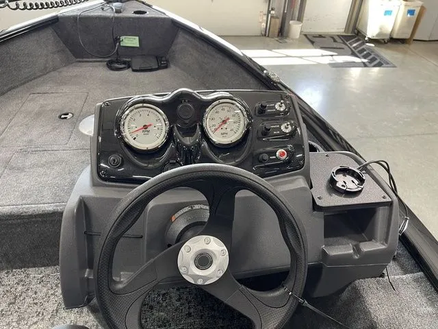 Slide: The Image of Tracker Super Guide V-16 SC 2026 - 19