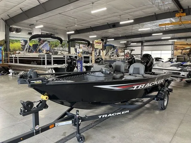 Slide: The Image of Tracker Super Guide V-16 SC 2026 - 9