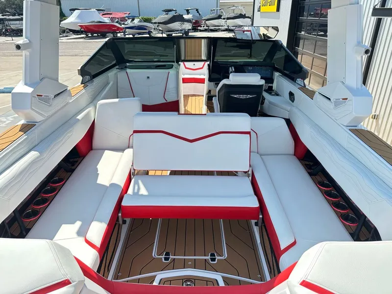 Slide: The Image of Nautique G25 2026 - 15