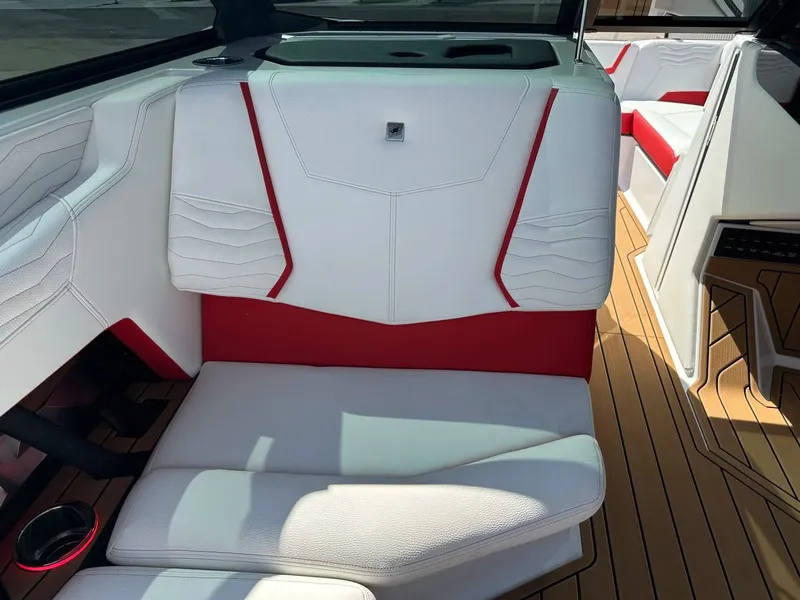 Slide: The Image of Nautique G25 2026 - 17