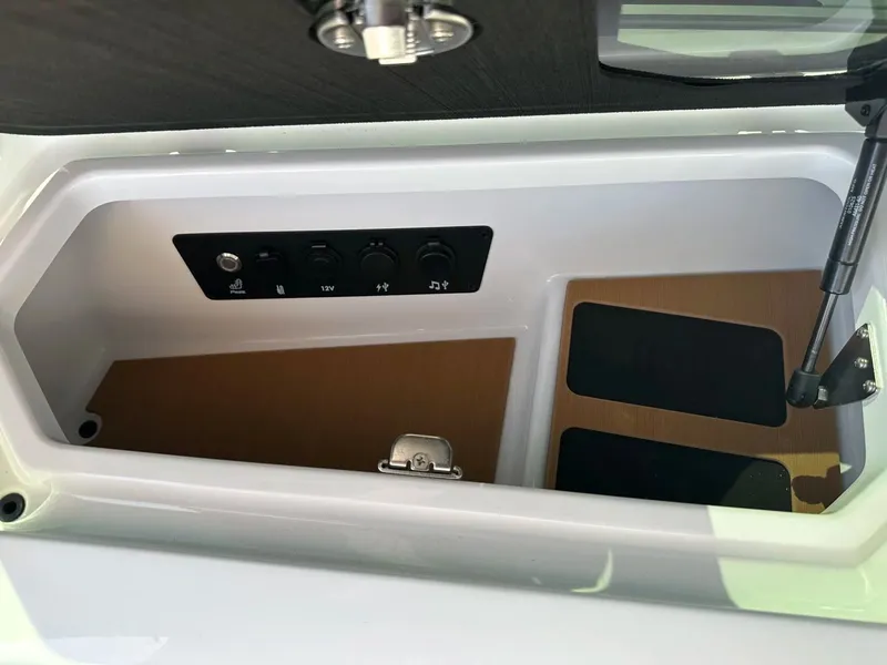 Slide: The Image of Nautique G25 2026 - 19