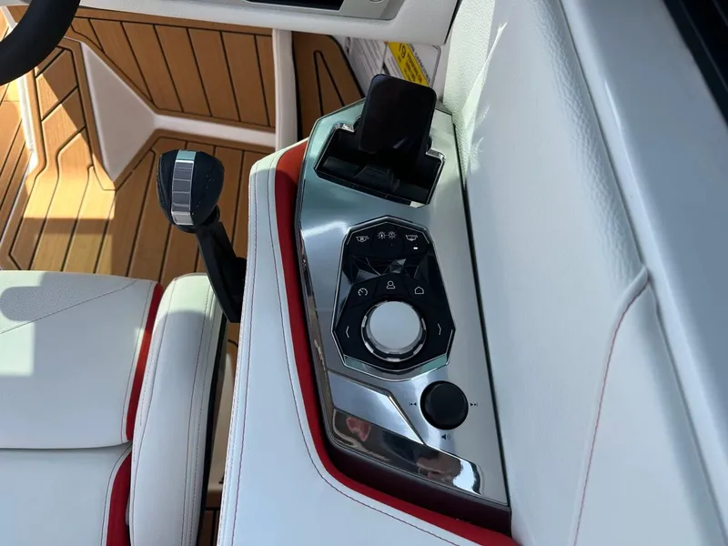 Slide: The Image of Nautique G25 2026 - 23