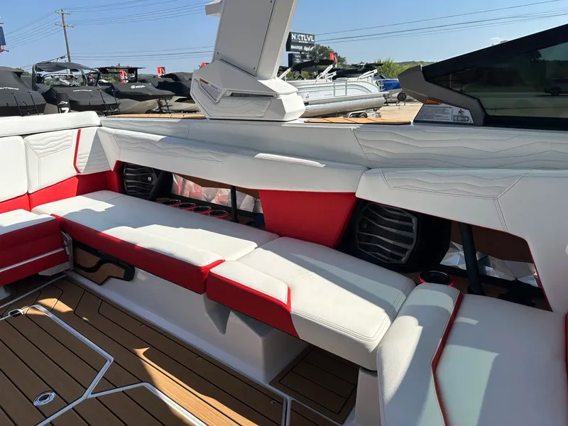 Slide: The Image of Nautique G25 2026 - 27