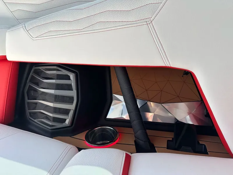 Slide: The Image of Nautique G25 2026 - 29