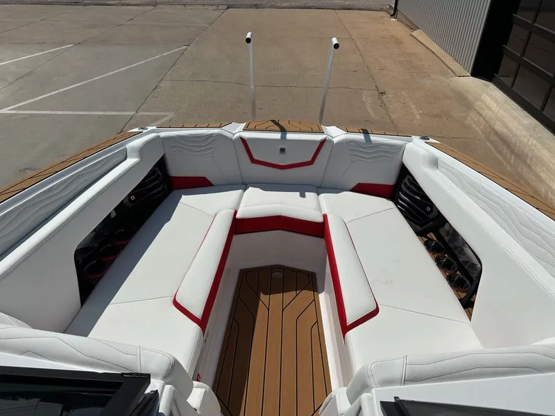 Slide: The Image of Nautique G25 2026 - 35