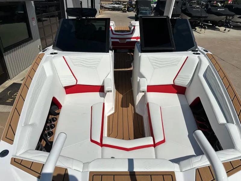 Slide: The Image of Nautique G25 2026 - 36