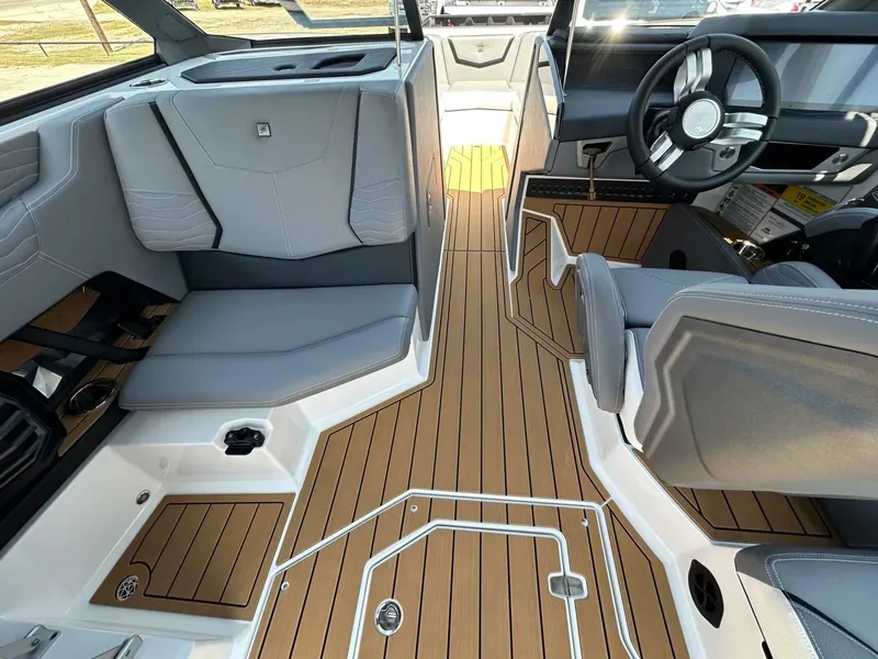 Slide: The Image of Nautique G25 2026 - 15