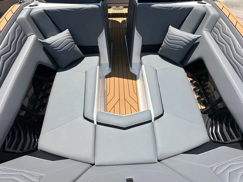 Slide: The Image of Nautique G25 2026 - 21