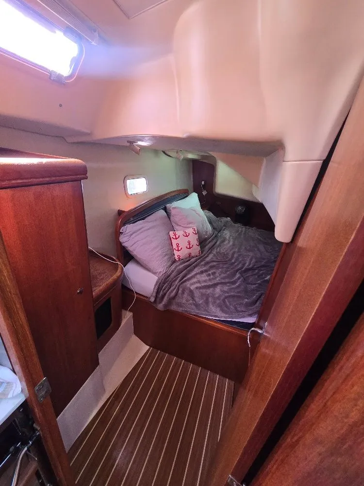 Slide: The Image of Hunter 36 2006 - 11