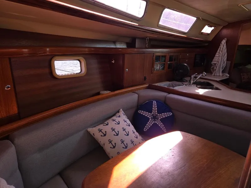 Slide: The Image of Hunter 36 2006 - 14