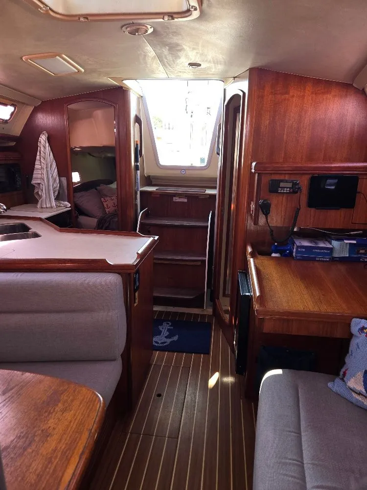 Slide: The Image of Hunter 36 2006 - 15