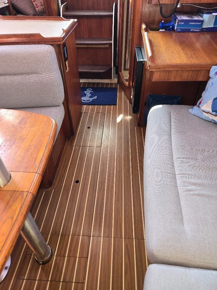 Slide: The Image of Hunter 36 2006 - 16