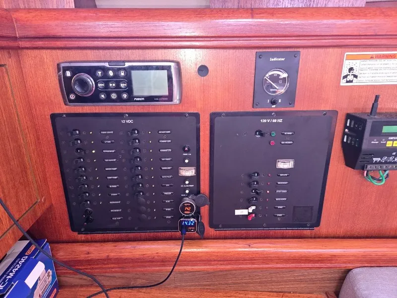 Slide: The Image of Hunter 36 2006 - 18