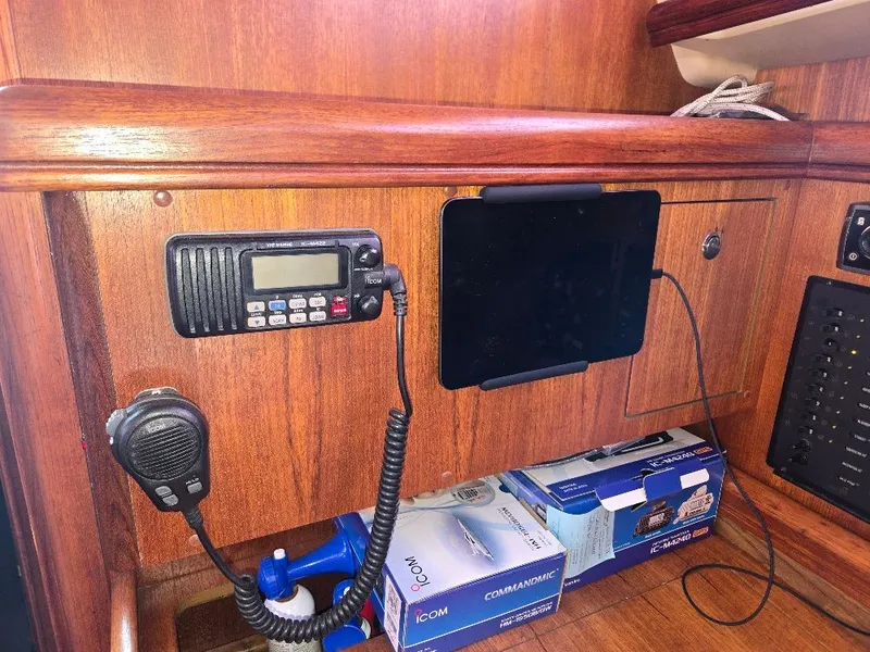 Slide: The Image of Hunter 36 2006 - 19