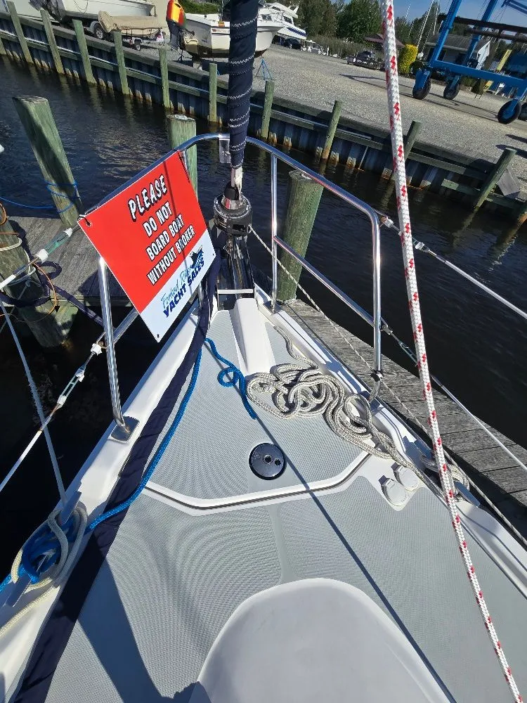 Slide: The Image of Hunter 36 2006 - 32