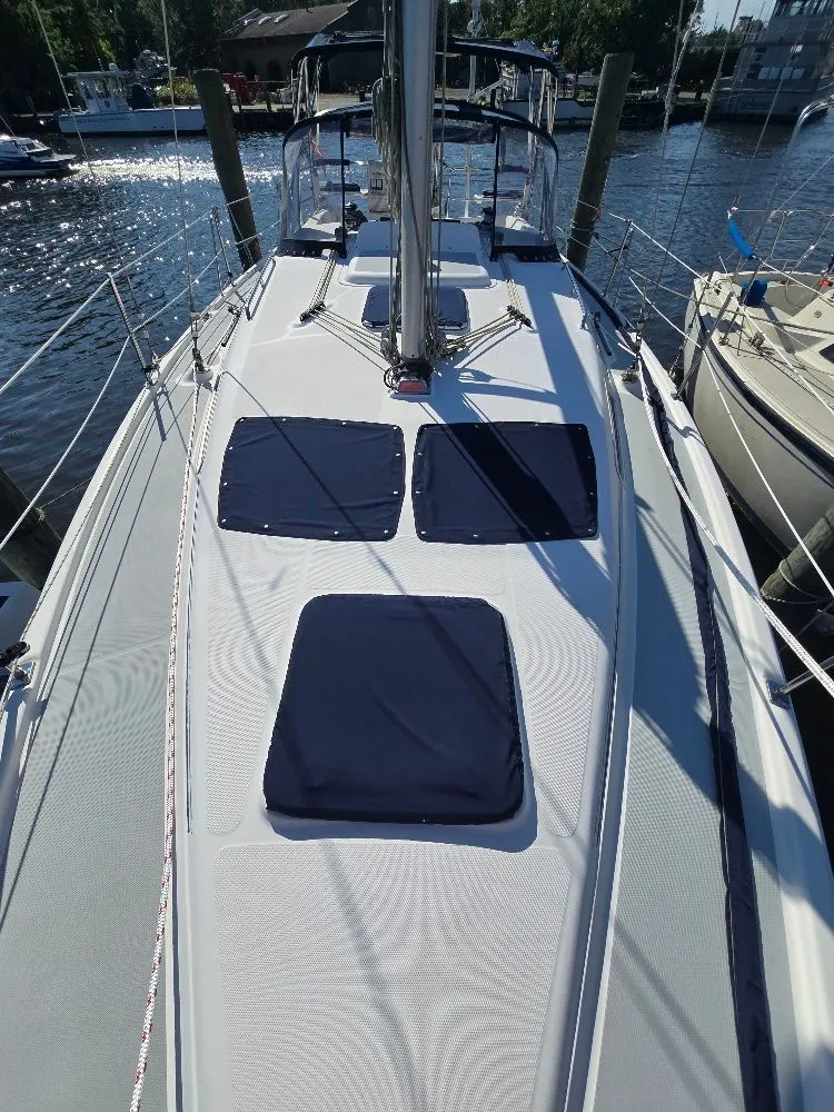 Slide: The Image of Hunter 36 2006 - 34