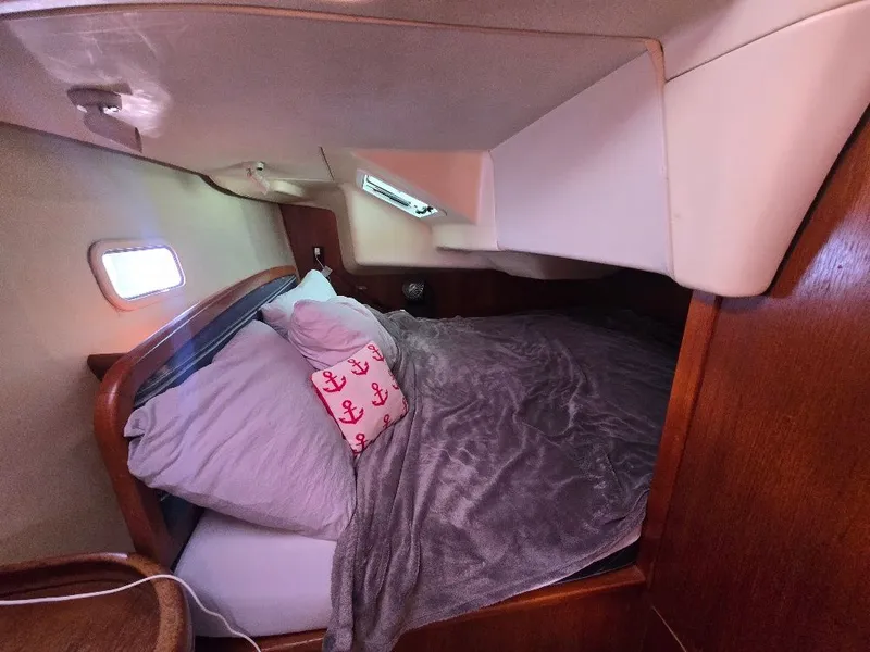 Slide: The Image of Hunter 36 2006 - 9