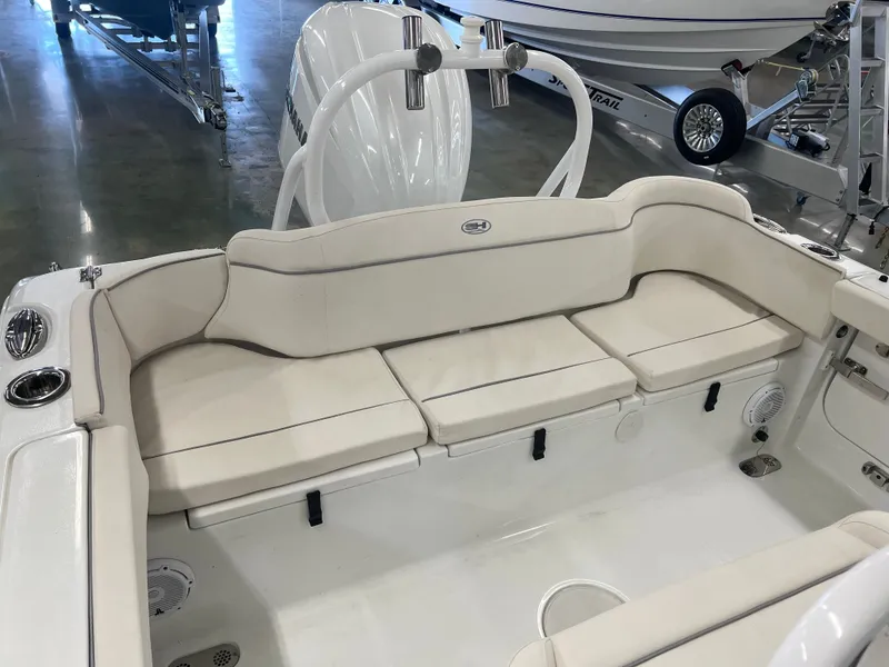 Slide: The Image of Sea Hunt Ultra 255 SE 2023 - 11