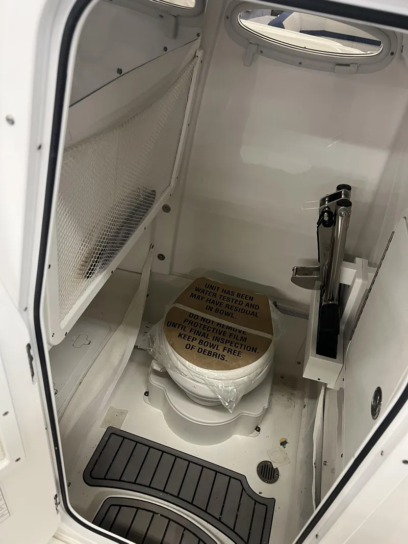 Slide: The Image of Sea Hunt Ultra 255 SE 2023 - 14