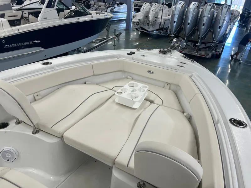 Slide: The Image of Sea Hunt Ultra 255 SE 2023 - 5