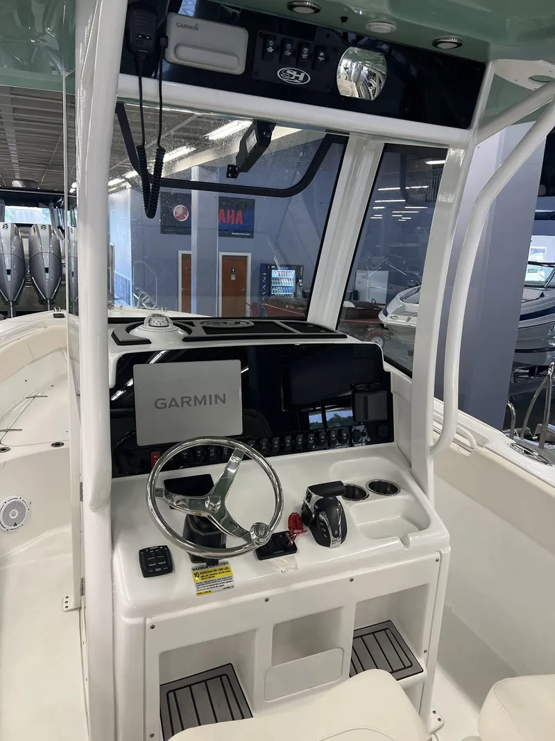 Slide: The Image of Sea Hunt Ultra 255 SE 2023 - 6