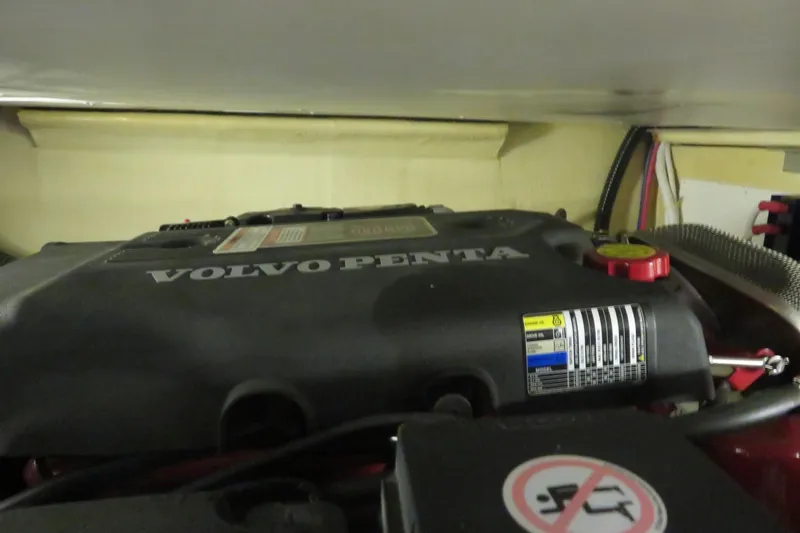 Slide: The Image of Volvo Penta engine in 2006 Carver 38 Super Sport boat, close-up view. - 15