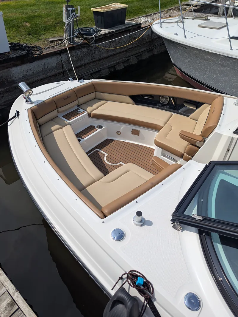 Slide: The Image of Sea Ray SLX 350 2015 - 10