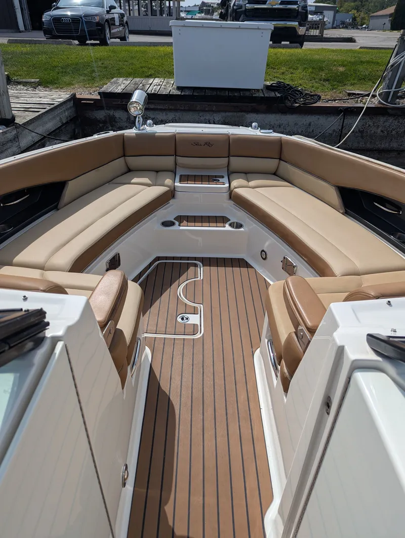 Slide: The Image of Sea Ray SLX 350 2015 - 19