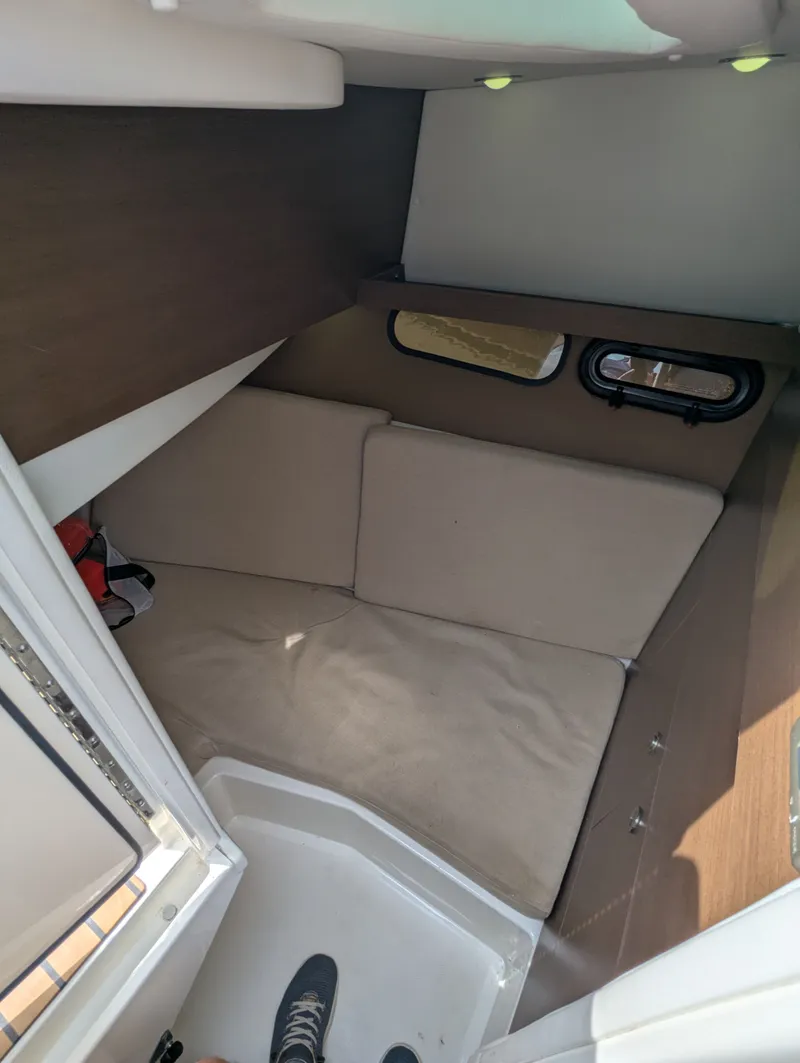 Slide: The Image of Sea Ray SLX 350 2015 - 22