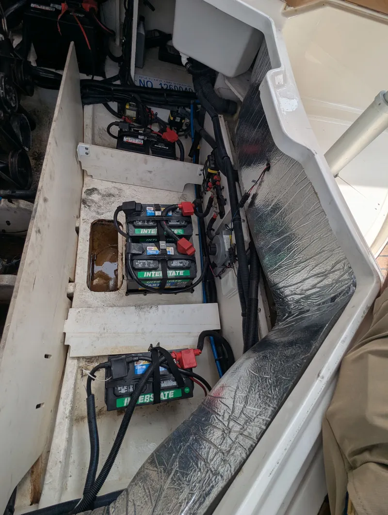 Slide: The Image of Sea Ray SLX 350 2015 - 24