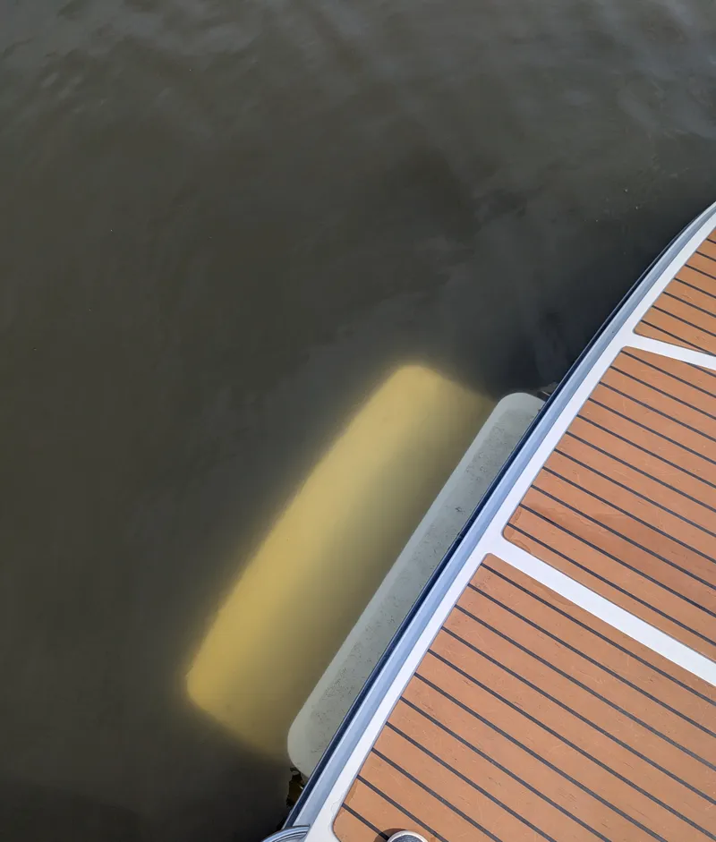 Slide: The Image of Sea Ray SLX 350 2015 - 26