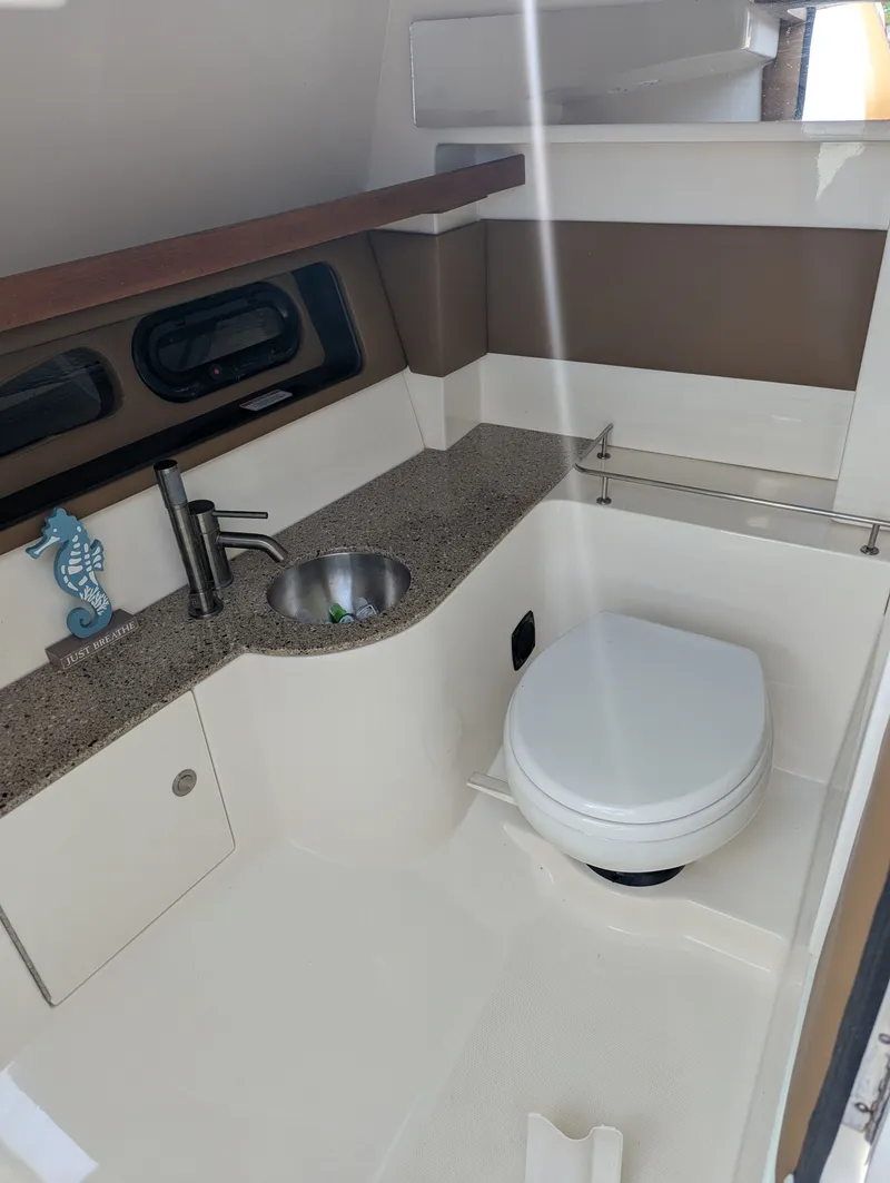 Slide: The Image of Sea Ray SLX 350 2015 - 5