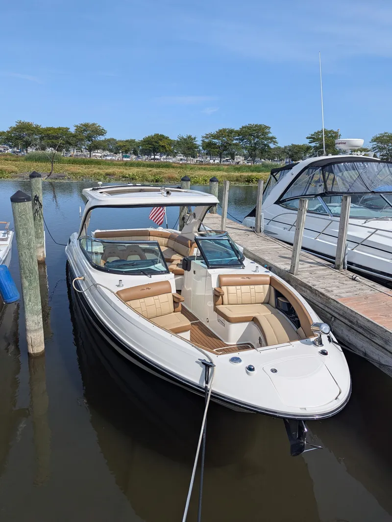 Slide: The Image of Sea Ray SLX 350 2015 - 7