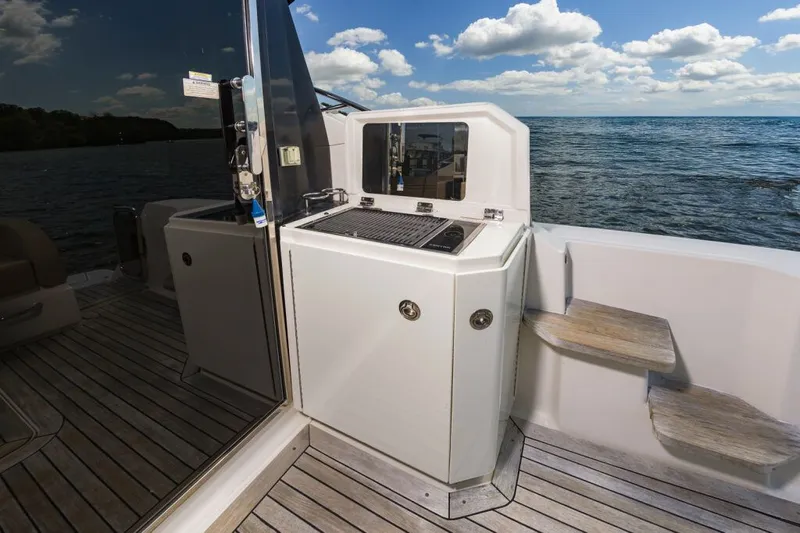 Slide: The Image of Sea Ray 510 Sundancer 2014 - 13