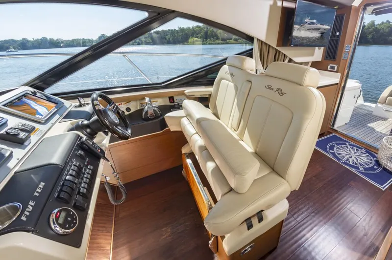 Slide: The Image of Sea Ray 510 Sundancer 2014 - 27