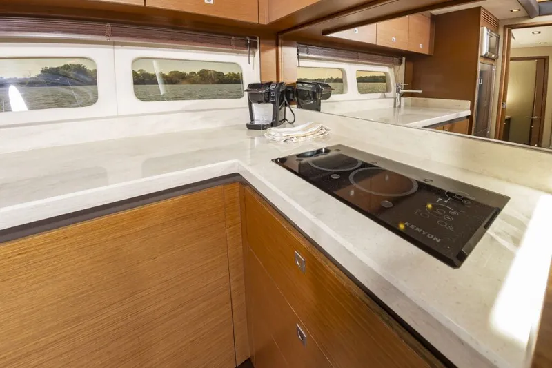 Slide: The Image of Sea Ray 510 Sundancer 2014 - 39