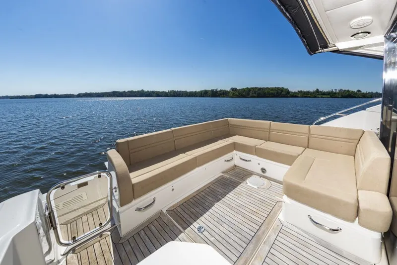 Slide: The Image of Sea Ray 510 Sundancer 2014 - 9