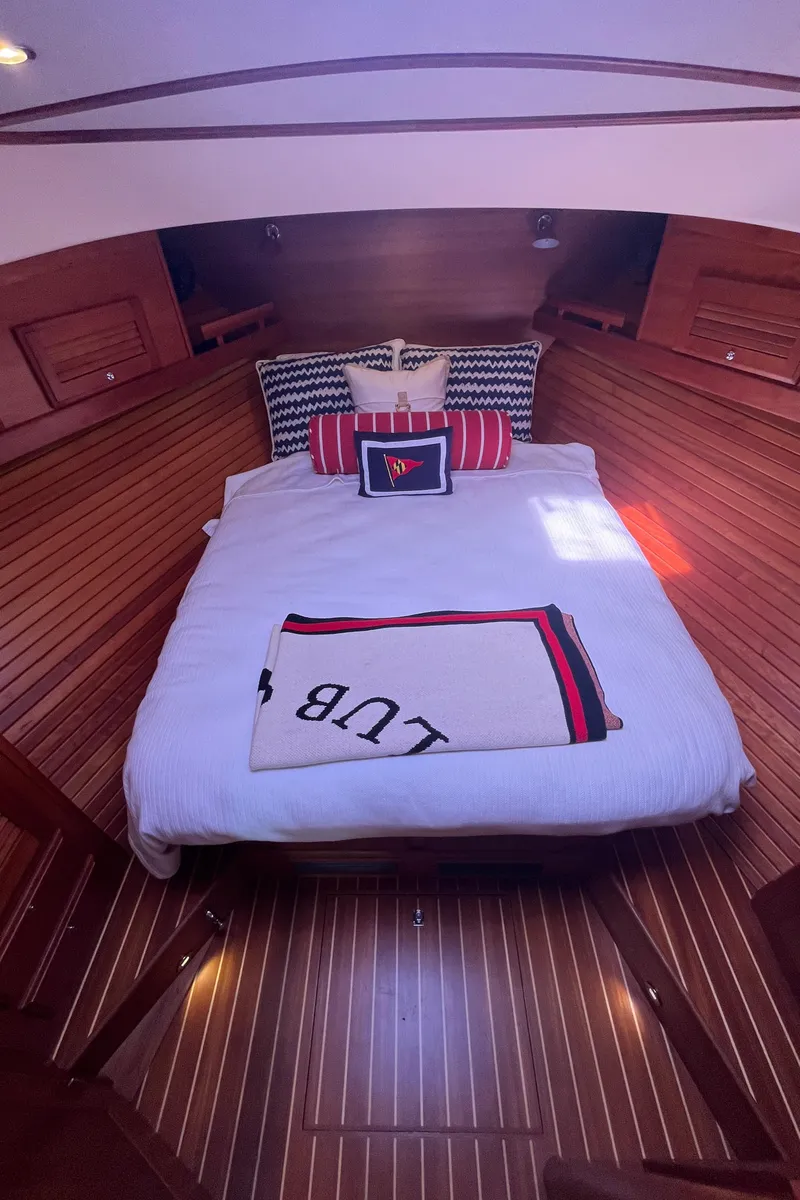 Slide: The Image of Owner Cabin - 18