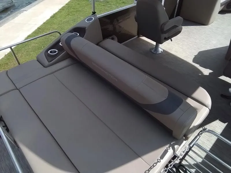 Slide: The Image of Bennington 24SSBXSG 2021 - 7