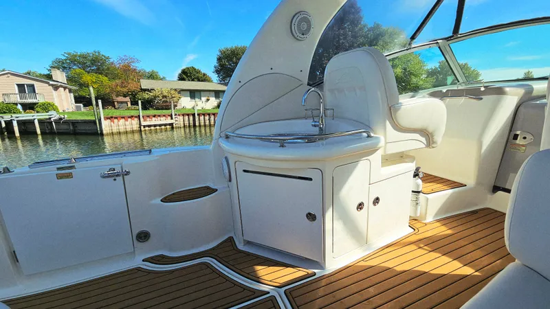 Slide: The Image of Sea Ray 340 Sundancer 2003 - 19