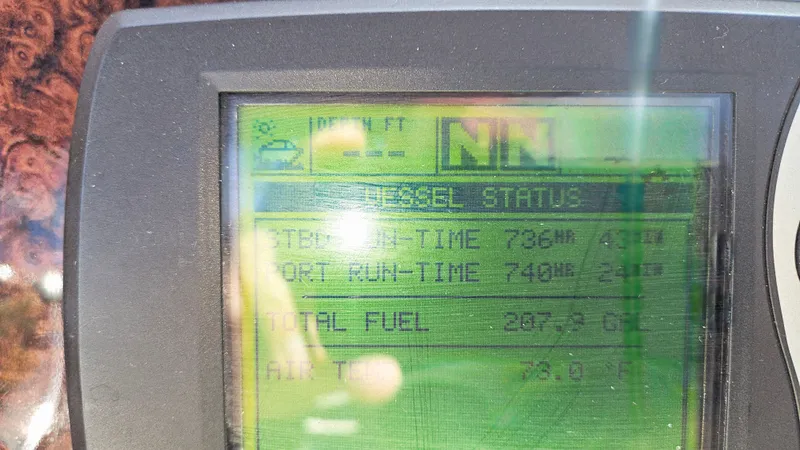 Slide: The Image of Sea Ray 340 Sundancer 2003 - 26