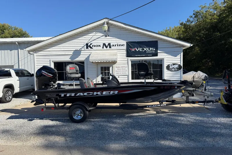 The Image of 2025 Tracker Pro Team 175 boat at Knox Marine dealership. - 0