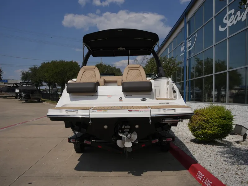 Slide: The Image of Sea Ray SDX 290 2026 - 3