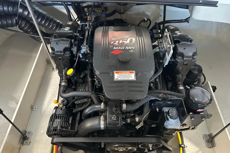 Slide: The Image of 2006 Cobalt 220 boat engine, MerCruiser 350 MAG MPI, detailed view. - 14
