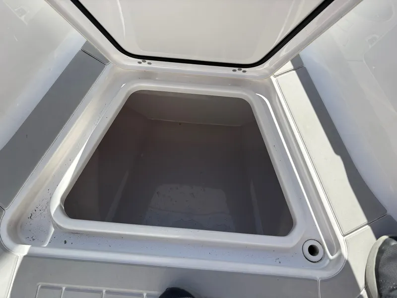 Slide: The Image of Sportsman Heritage 241 Center Console 2022 - 32