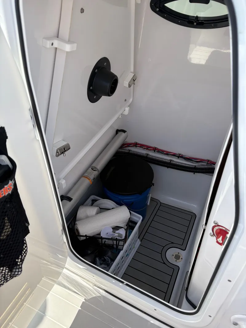 Slide: The Image of Sportsman Heritage 241 Center Console 2022 - 37