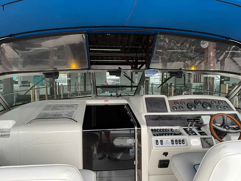 Slide: The Image of Sea Ray 400 Express Cruiser 1996 - 13