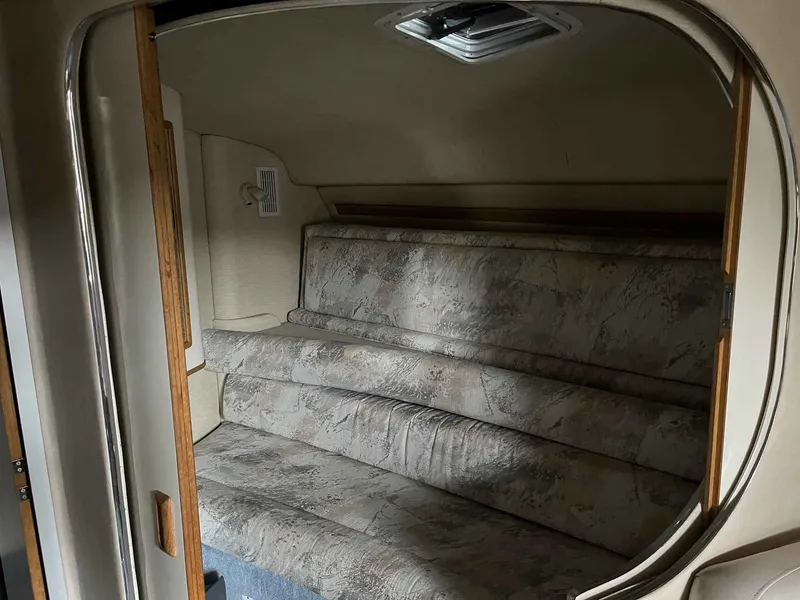 Slide: The Image of Sea Ray 400 Express Cruiser 1996 - 26